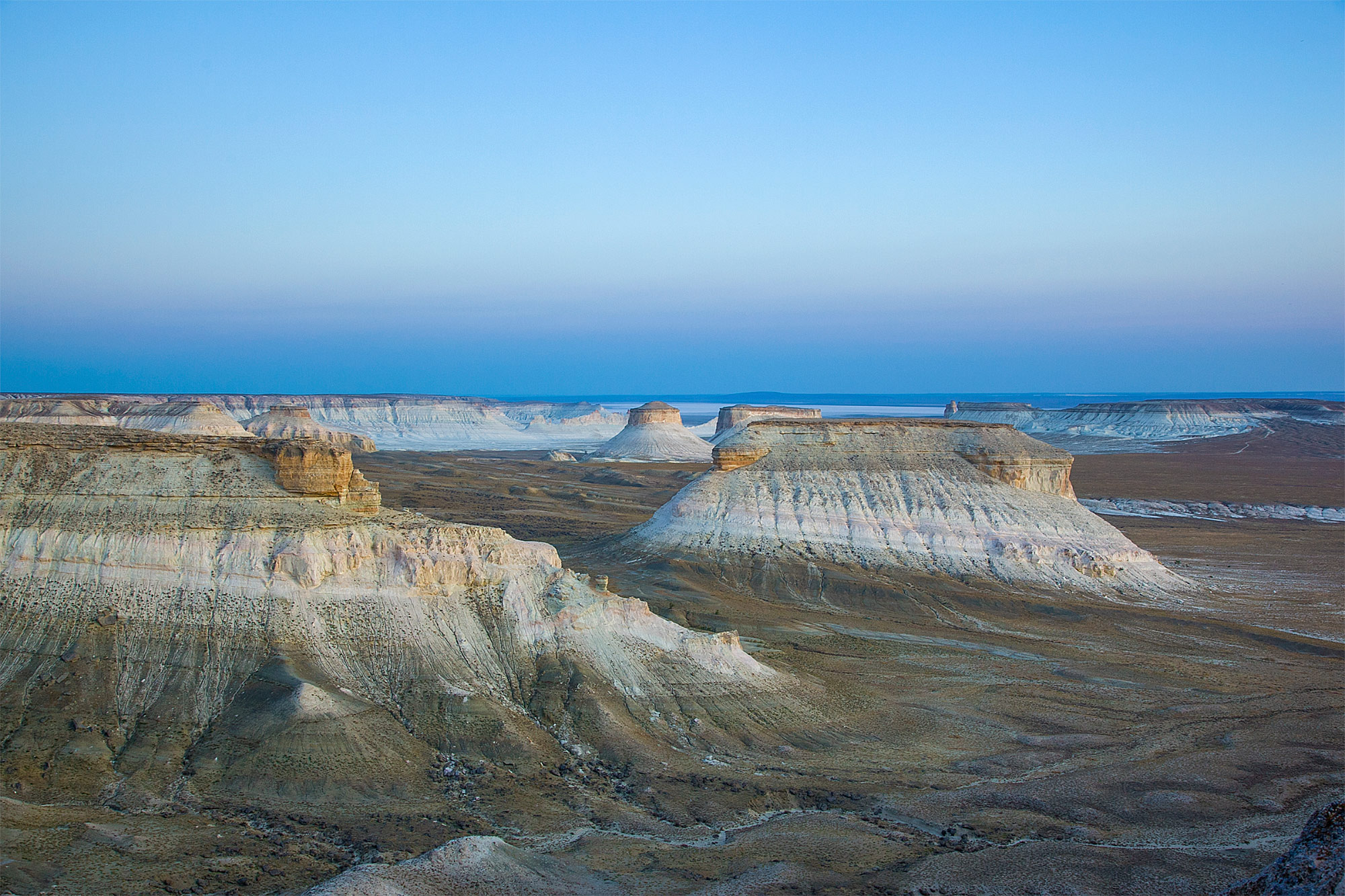Ustyurt Plateau (Плато Устюрт)